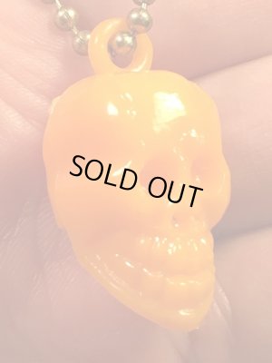 ガムボールマシンのスカルのヴィンテージキーホルダー