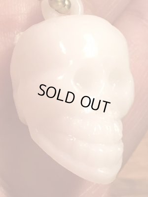 ガムボールマシンのスカルのヴィンテージキーホルダー