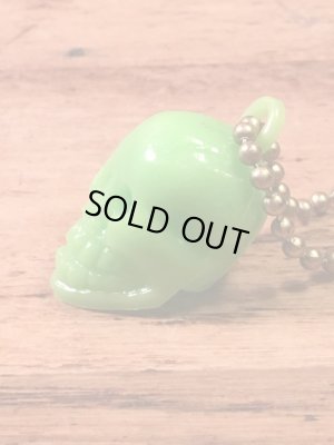 ガムボールマシンのスカルのヴィンテージキーホルダー