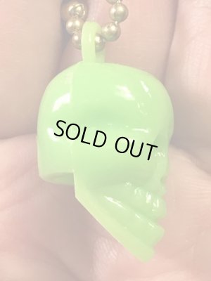 ガムボールマシンのスカルのヴィンテージキーホルダー