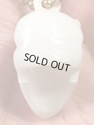 ガムボールマシンのスカルのヴィンテージキーホルダー