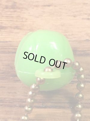 ガムボールマシンのスカルのヴィンテージキーホルダー