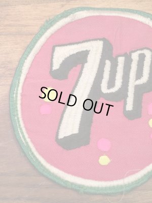 7upの貼付けタイプのビンテージ刺繡ワッペン