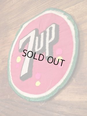 7upの貼付けタイプのビンテージ刺繡ワッペン