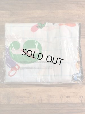 セサミストリートのキャラクターとナンバーが描かれた70’sヴィンテージツインフラットシーツ