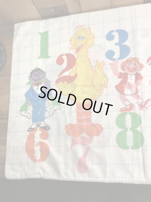 セサミストリートのキャラクターと数字が描かれた70年代ビンテージ枕カバー