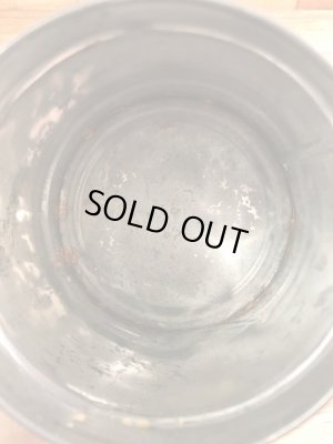 企業キャラクターのミスターピーナッツの70年代ビンテージブリキ缶