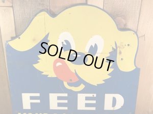 企業キャラクターのケネルレーションの50年代ビンテージ看板