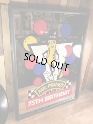 企業キャラクターのミスターピーナッツの80年代ビンテージパブミラー