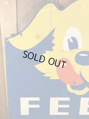 企業キャラクターのケネルレーションの50年代ビンテージ看板