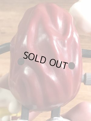 企業キャラクターのカリフォルニアレーズンの80年代ビンテージトコトコ人形