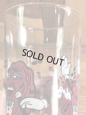 企業キャラクターのカリフォルニアレーズンの80年代ビンテージグラスコップ