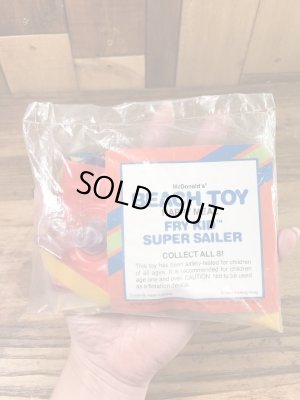 フライキッズのハッピーミールトイの80’sヴィンテージ浮き輪ボート