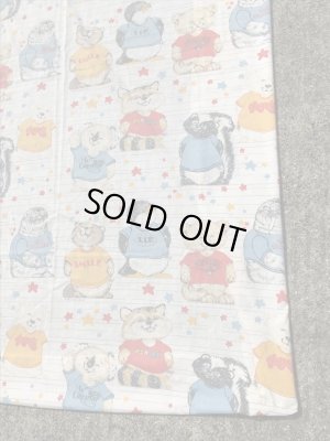 Hallmark社製のシャツテイルズの80’sヴィンテージボックスシーツ