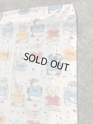 Hallmark社製のシャツテイルズの80’sヴィンテージボックスシーツ