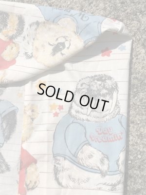 Hallmark社製のシャツテイルズの80’sヴィンテージボックスシーツ