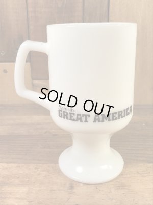 ルーニーテューンズのトゥイーティーの70年代ビンテージミルクガラスマグカップ