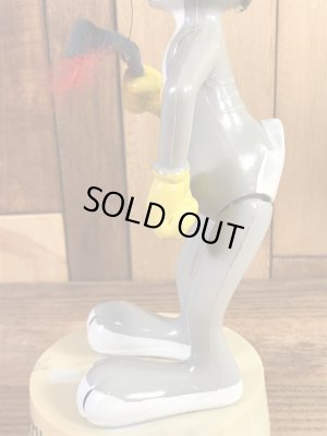 ルーニーテューンズのバッグスバニーの70年代ビンテージ台付きフィギュア