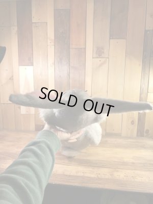 ルーニーテューンズのバッグスバニーの70年代ビンテージ縫いぐるみ