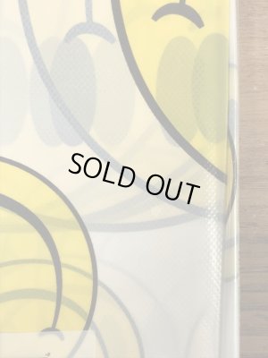 スマイルフェイスのビニール製の80’s〜ヴィンテージテーブルカバー