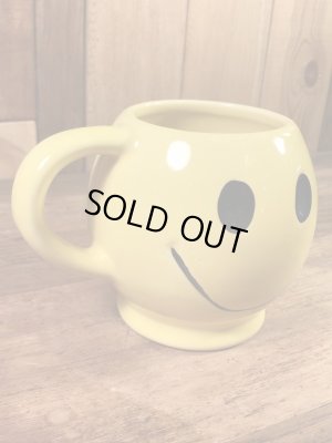 スマイルの陶器製の70年代ビンテージマグカップ