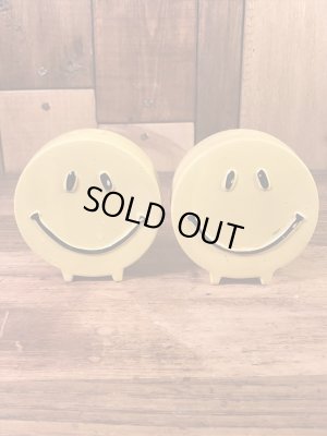 スマイルの陶器製の60年代ビンテージ塩コショウ入れ