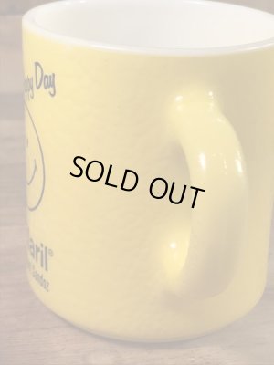 スマイルフェイスとHave A Happy Dayが描かれた70’sヴィンテージヘーゼルアトラスマグ