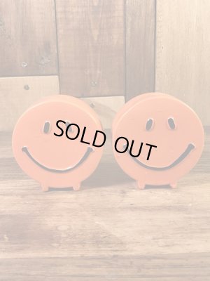 スマイルの陶器製の60年代ビンテージ塩コショウ入れ