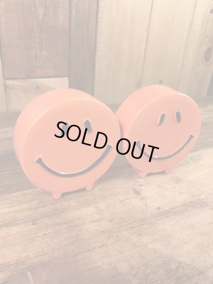 スマイルの陶器製の60年代ビンテージ塩コショウ入れ