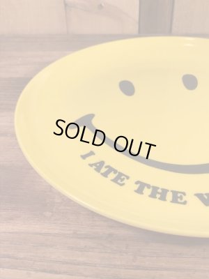 スマイルのプラスチック製の70年代ビンテージお皿