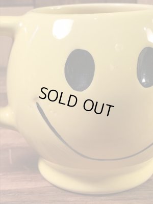 スマイルの陶器製の70年代ビンテージマグカップ