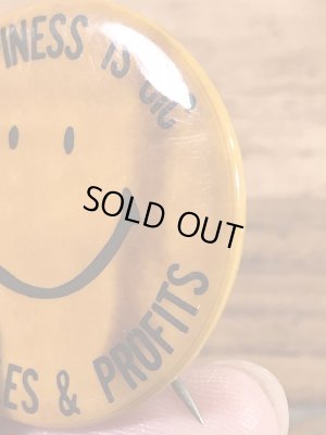 “Happiness Is Cic More Sales & Profits”と書かれたスマイルフェイスの70’sヴィンテージ缶バッチ