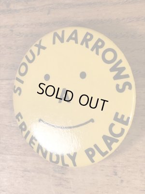 “Sioux Narrows Friendly Peace”のスマイルフェイスの80’s〜ヴィンテージ缶バッチ