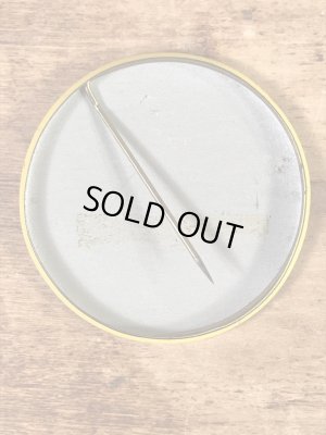 スマイルフェイスのブリキ製の70’sヴィンテージ缶バッチ