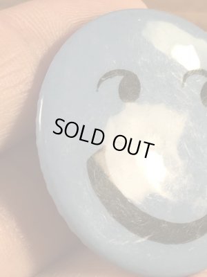 ユニオンラベルの刻印が付いたスマイルの70年代ビンテージ缶バッジ