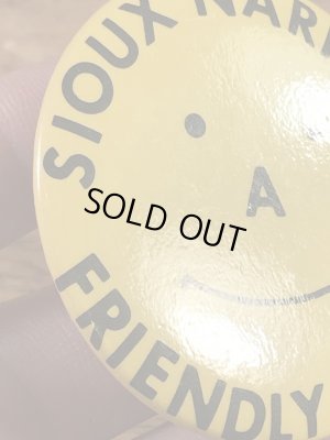 “Sioux Narrows Friendly Peace”のスマイルの80年代〜ビンテージ缶バッジ