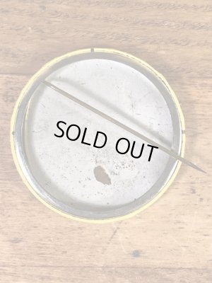 スマイルフェイスのブリキ製の70’sヴィンテージ缶バッチ