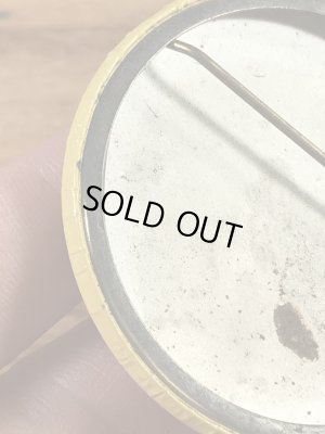 スマイルのブリキ製の70年代ビンテージ缶バッジ