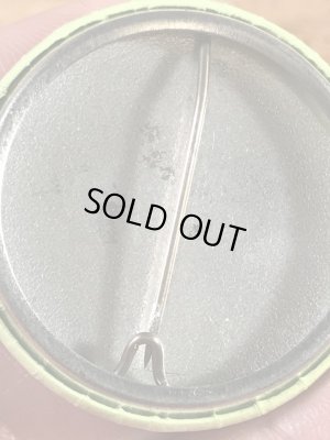 “London Bridge L.H.C.,AZ.”と書かれたスマイルフェイスの70’sヴィンテージ缶バッチ