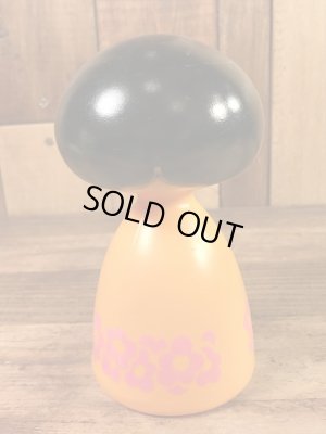 エイボン社製のスモールワールドの70年代ビンテージ香水ボトル