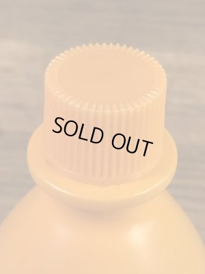 エイボン社製のスモールワールドの70年代ビンテージ香水ボトル