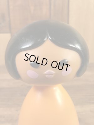 エイボン社製のスモールワールドの70年代ビンテージ香水ボトル