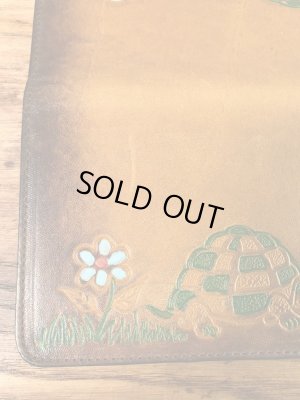 花とカメが描かれたヒッピーの70年代ビンテージ革財布