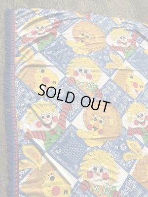 動物と男の子と女の子の柄のフリンジが付いた70年代ビンテージラウンドシーツ