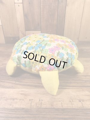 花柄のカメの70年代ビンテージクッションドール