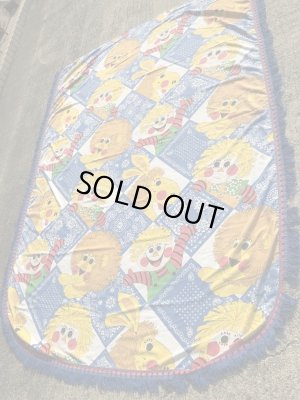 動物と男の子と女の子の柄のフリンジが付いた70年代ビンテージラウンドシーツ