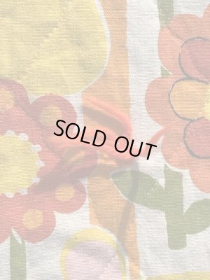 動物とフラワーが描かれたキルティングの70年代ビンテージファブリック