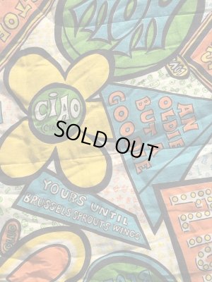 ヒッピー調の総柄の70年代ビンテージスリーピングバッグ