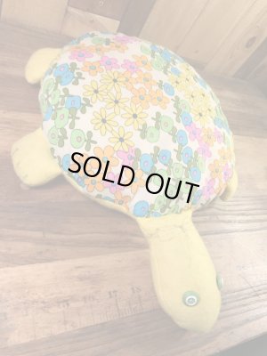 花柄のカメの70年代ビンテージクッションドール