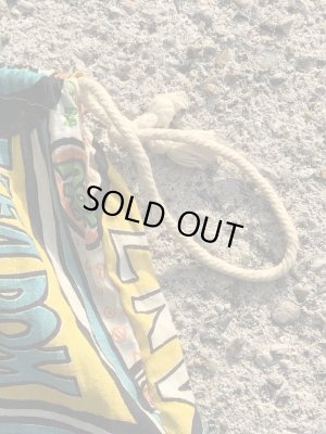 ヒッピー調の総柄の70年代ビンテージスリーピングバッグ